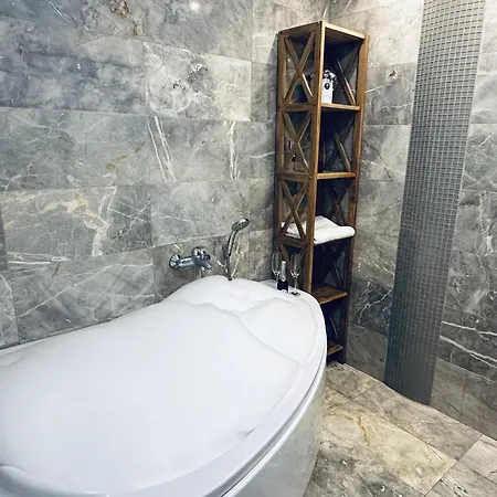 Apartmán Zverynas With Jacuzzi